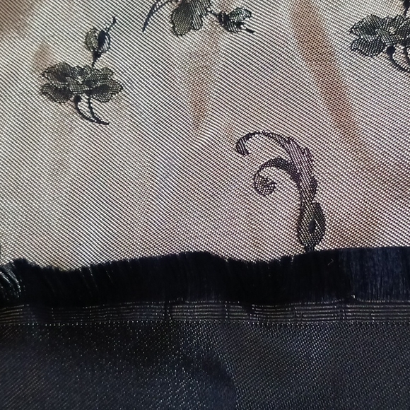 Vintage Scarf Embroidered France John Wanamaker - Picture 6 of 6